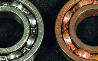 Comparação entre rolamento novo e desgastado